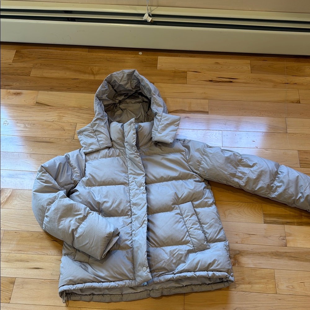 Gray Lululemon Puffer Jacket with Hood 4.